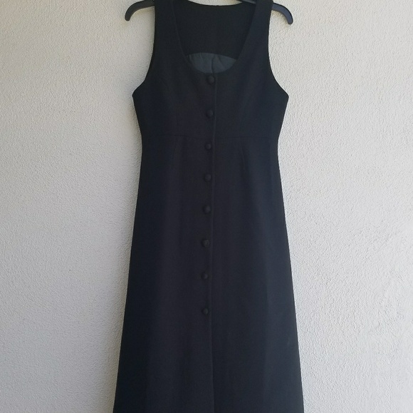 Dresses & Skirts - Black long sleeveless dress